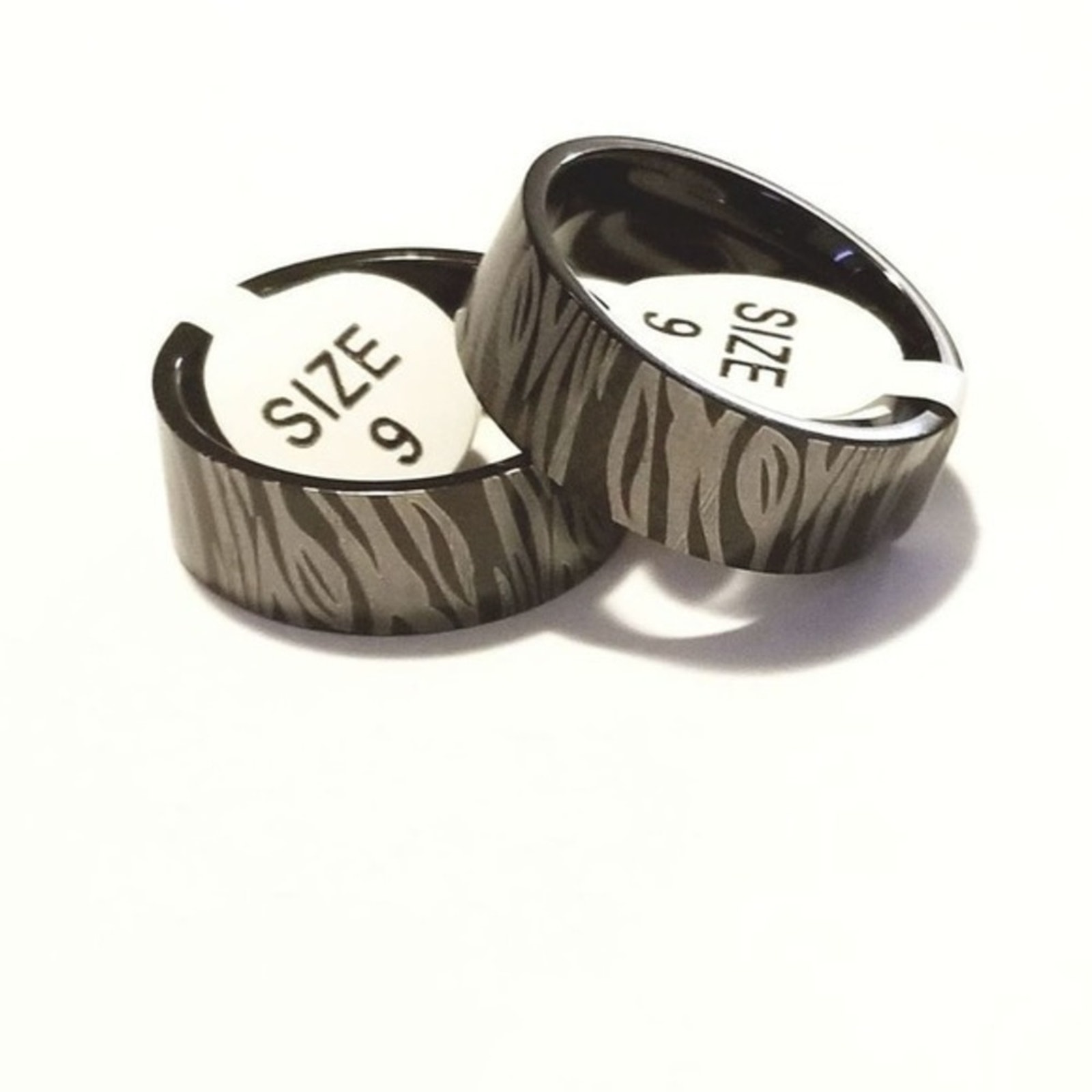 New Stainless Steel Tiger Striped Ring Size 11 18$